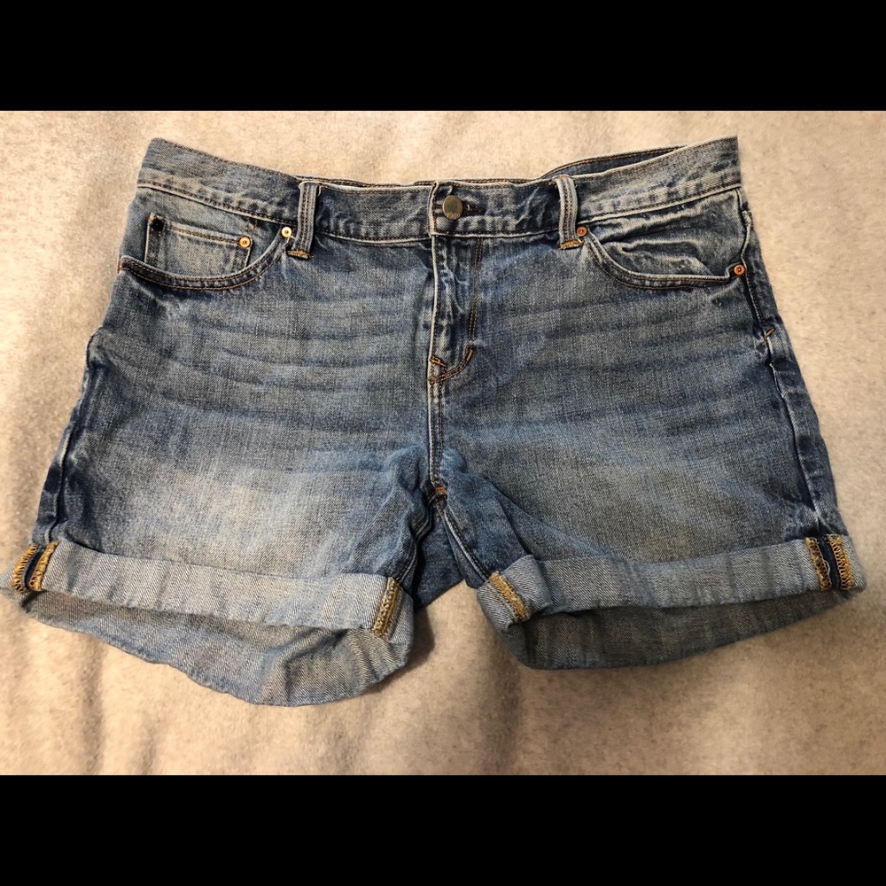 Gap shorts